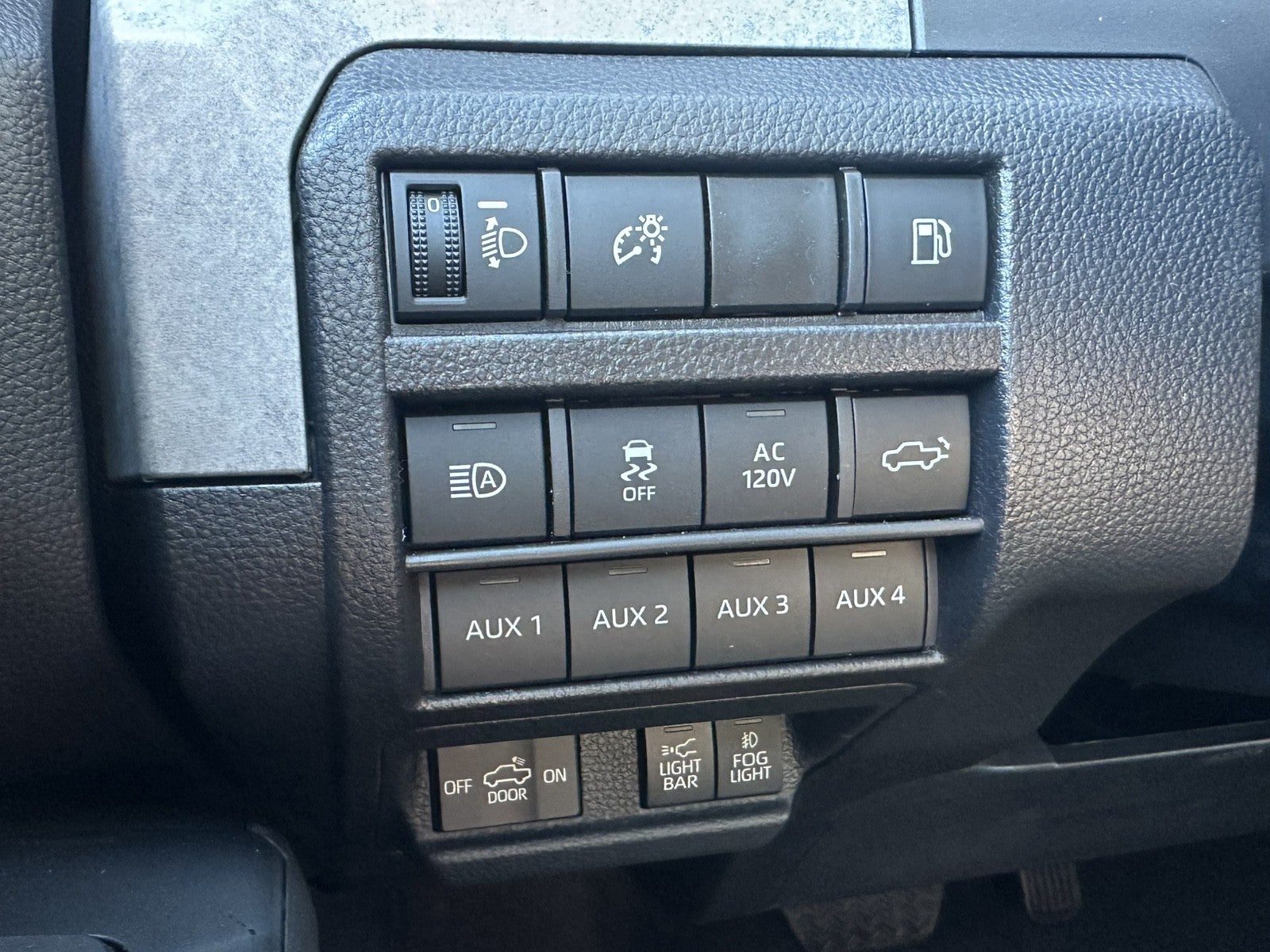 2025 Toyota Tacoma i-FORCE MAX Trailhunter