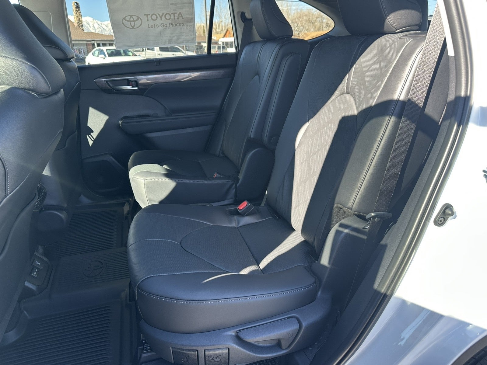 2026 Toyota Highlander Hybrid Hybrid Platinum