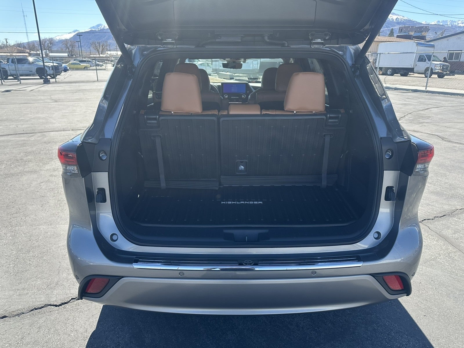 2026 Toyota Highlander Hybrid Hybrid Platinum