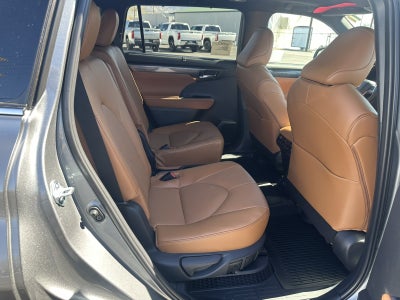 2026 Toyota Highlander Hybrid Hybrid Platinum