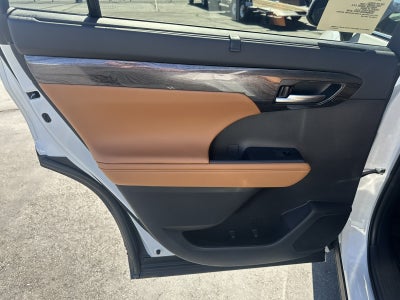 2026 Toyota Highlander Hybrid Hybrid Platinum