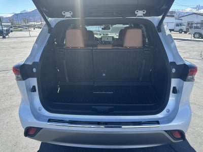 2026 Toyota Highlander Hybrid Hybrid Platinum