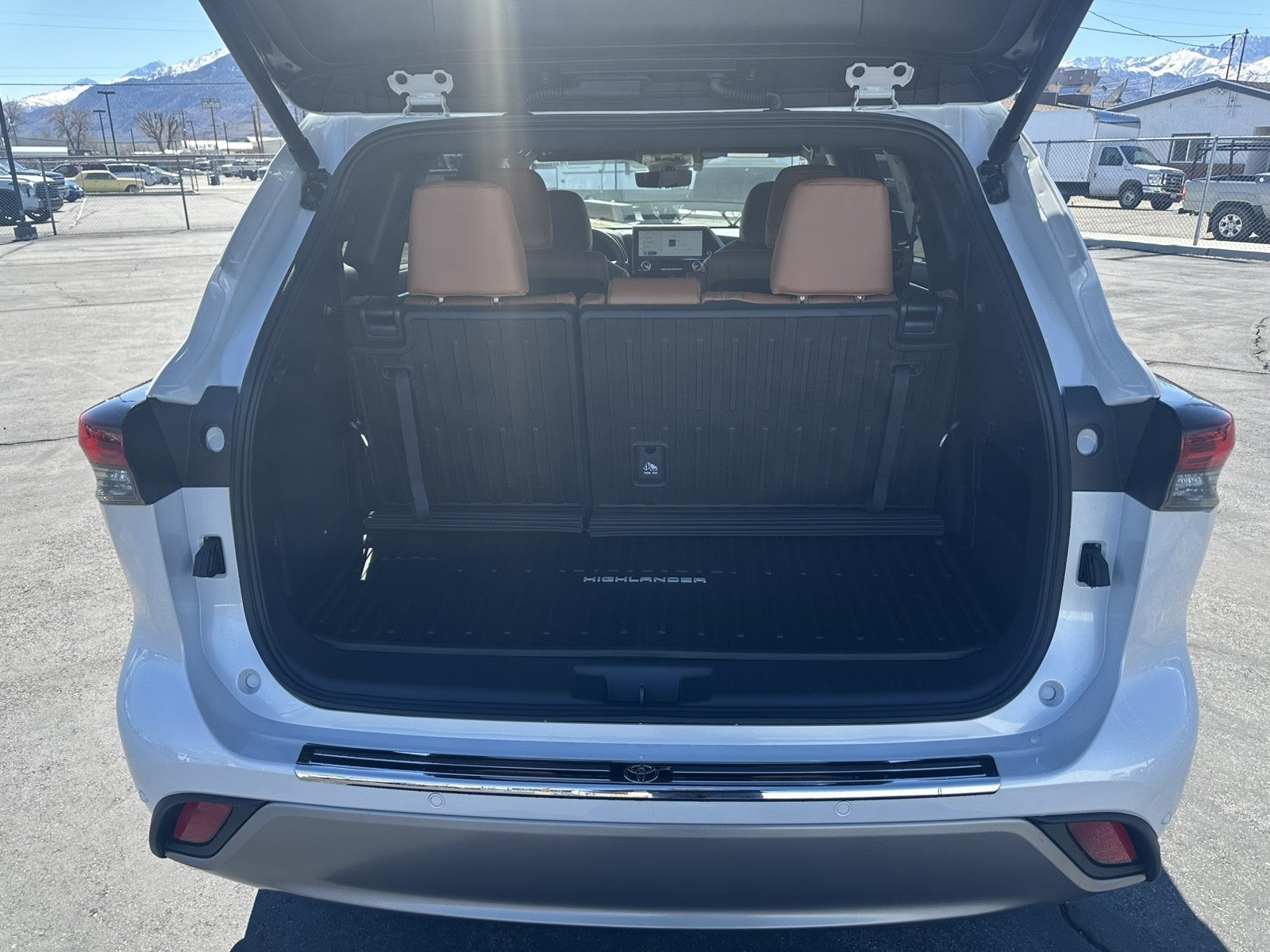 2026 Toyota Highlander Hybrid Hybrid Platinum