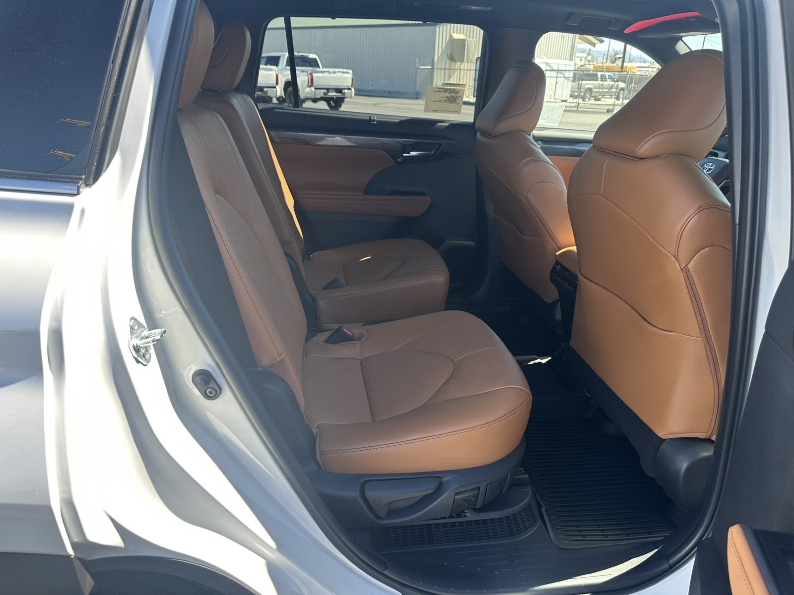 2026 Toyota Highlander Hybrid Hybrid Platinum