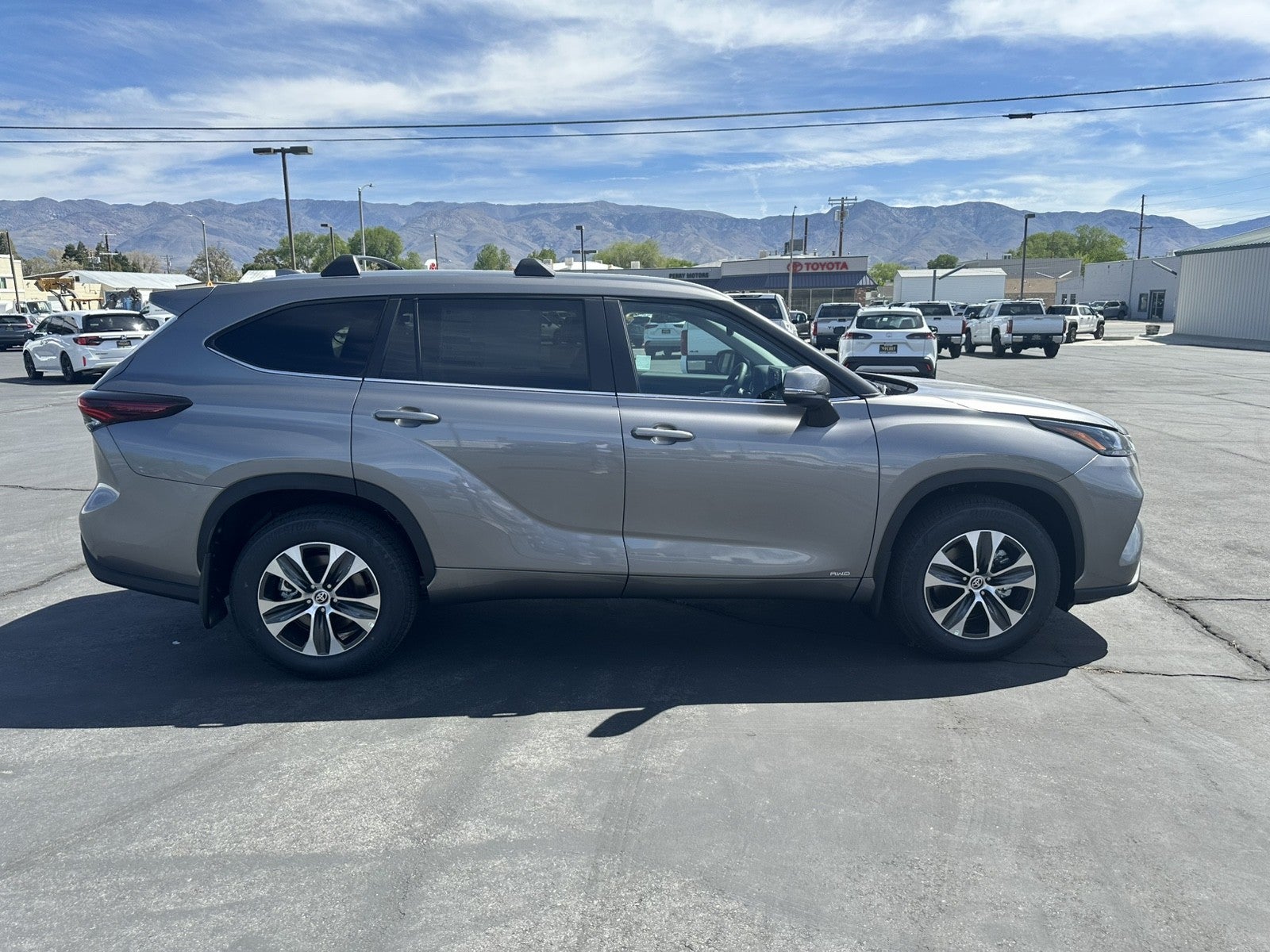 2026 Toyota Highlander Hybrid Hybrid XLE