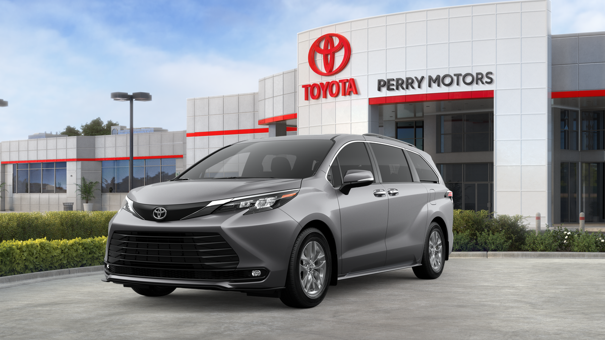 2026 Toyota Sienna XLE 7-Passenger Hybrid FWD's photo