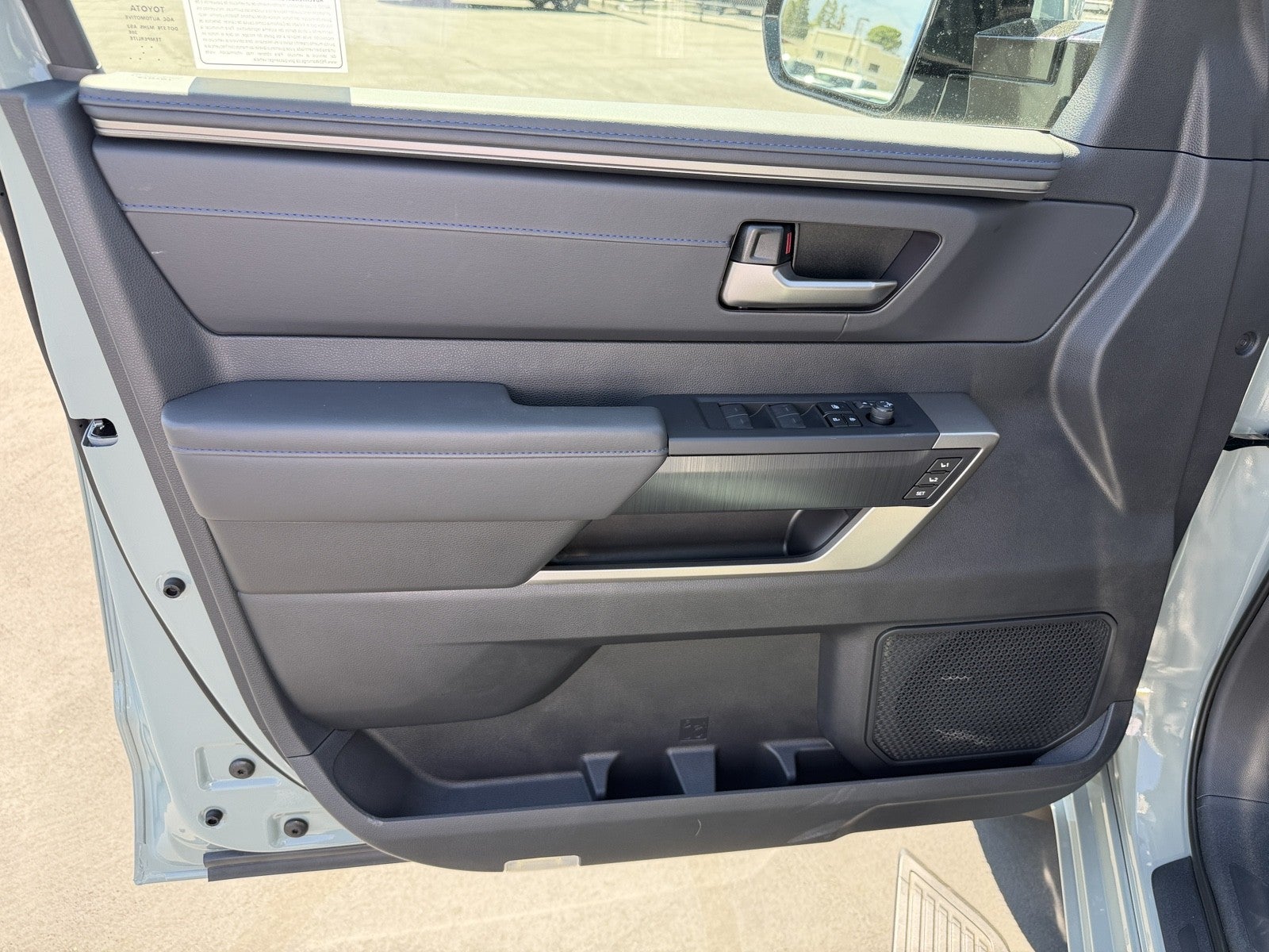 2026 Toyota Tundra i-FORCE MAX Platinum i-FORCE MAX