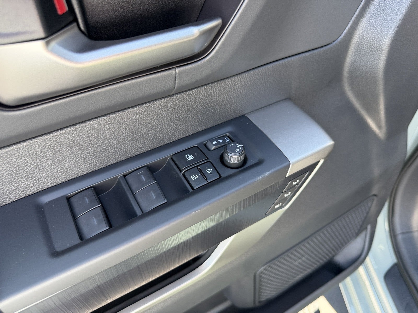 2026 Toyota Tundra i-FORCE MAX Platinum i-FORCE MAX