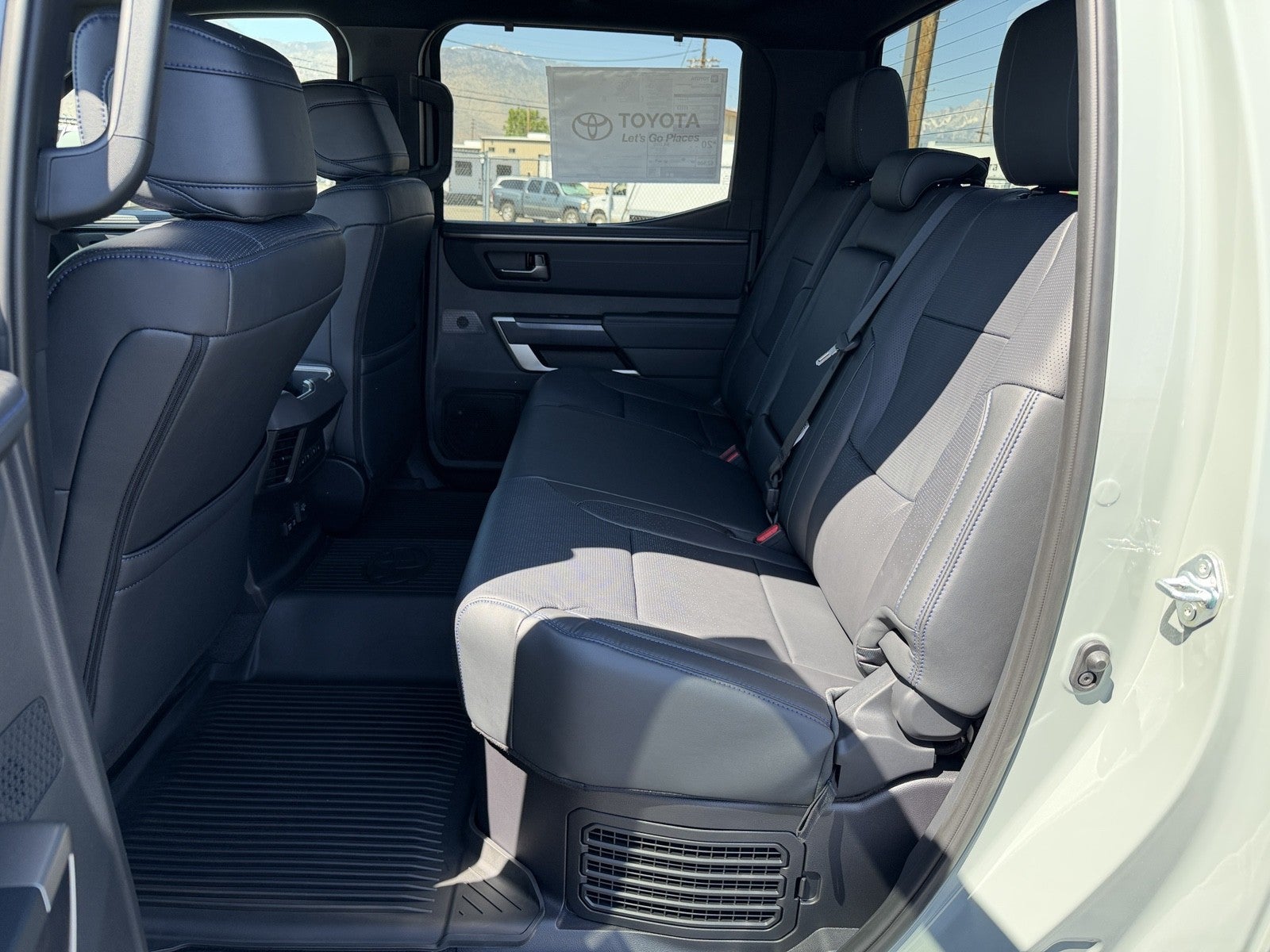 2026 Toyota Tundra i-FORCE MAX Platinum i-FORCE MAX
