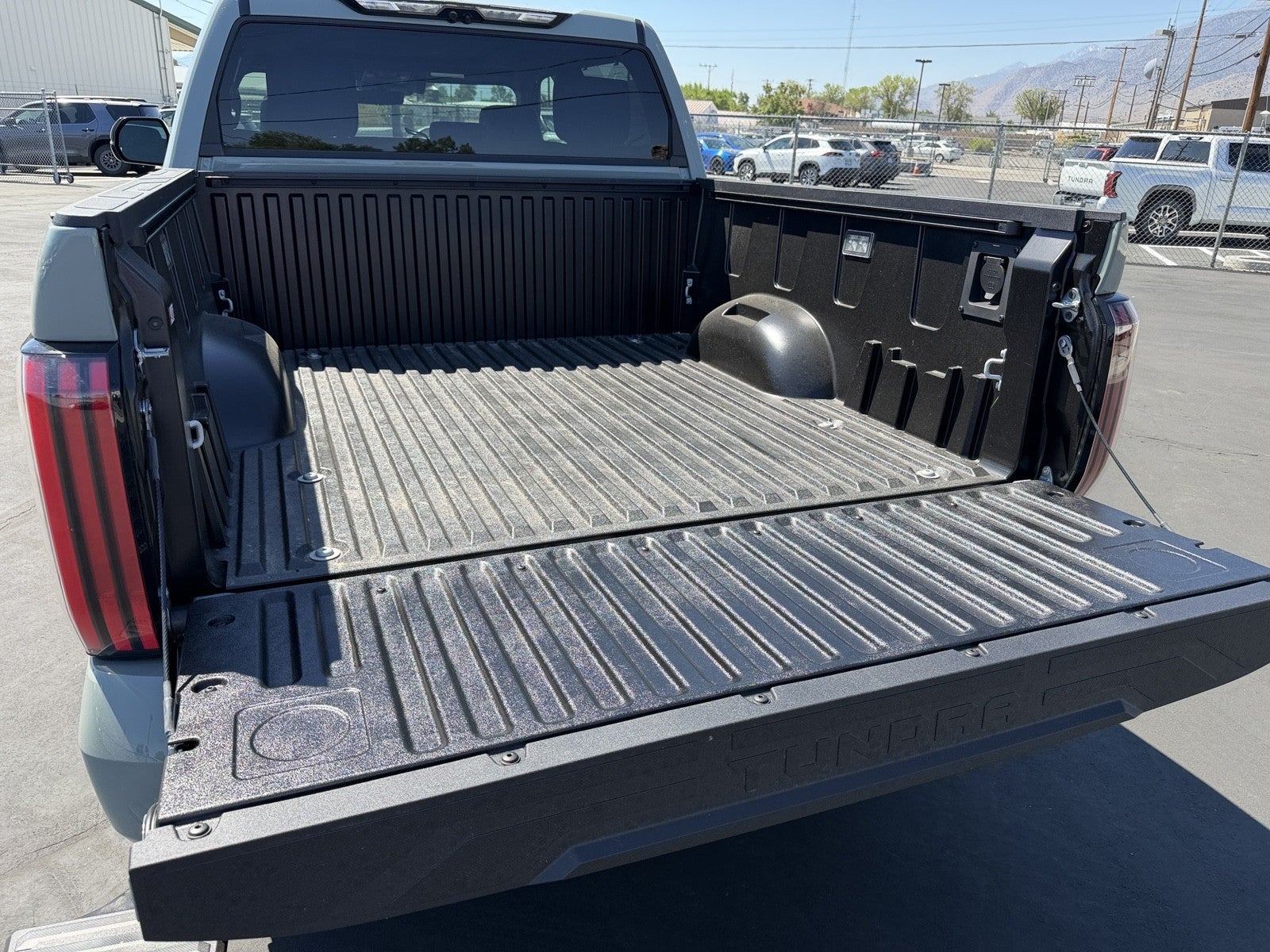 2026 Toyota Tundra i-FORCE MAX Platinum i-FORCE MAX