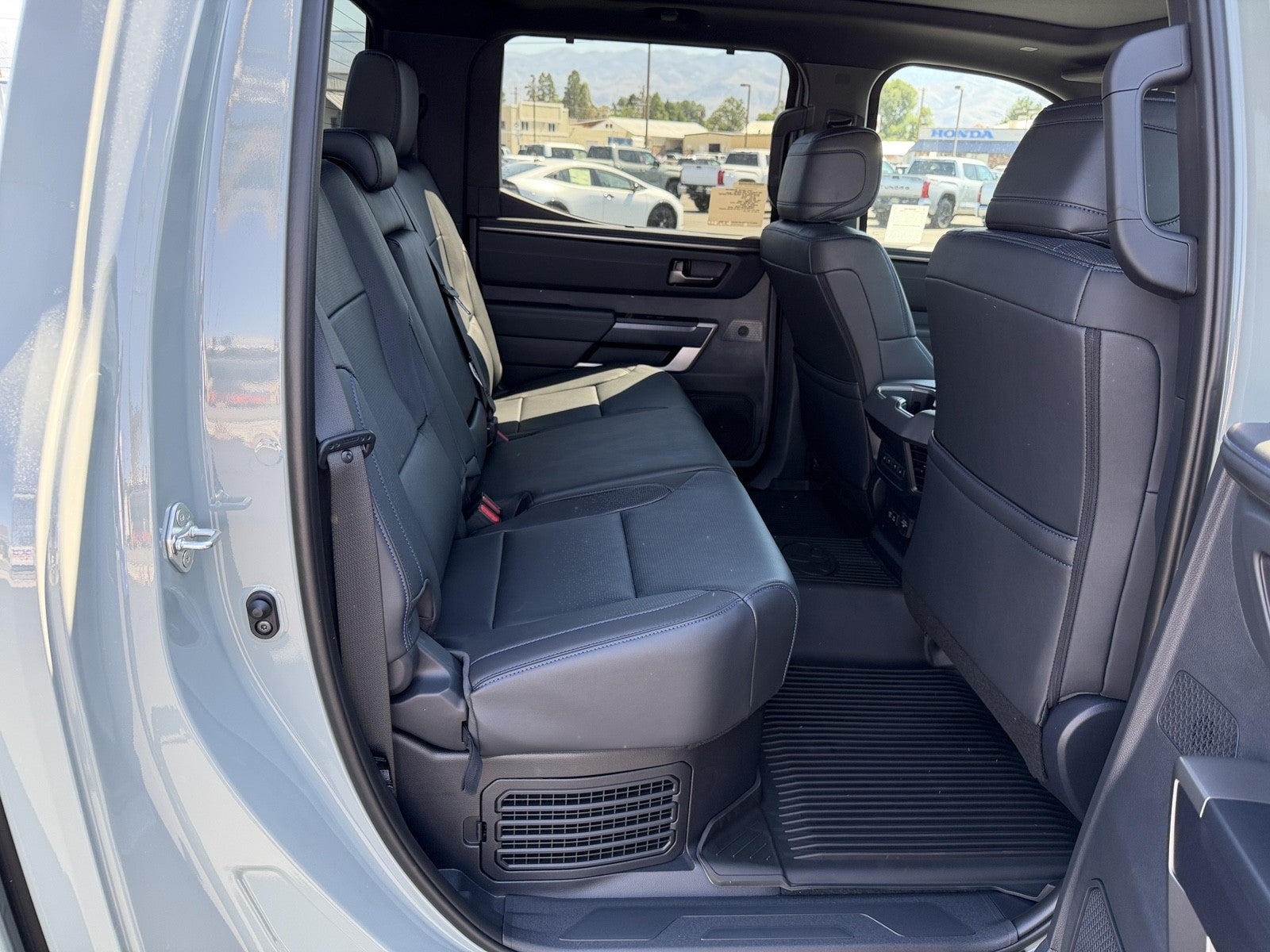 2026 Toyota Tundra i-FORCE MAX Platinum i-FORCE MAX