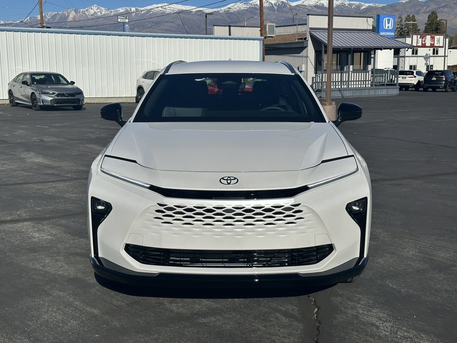 2025 Toyota Toyota Crown Signia XLE