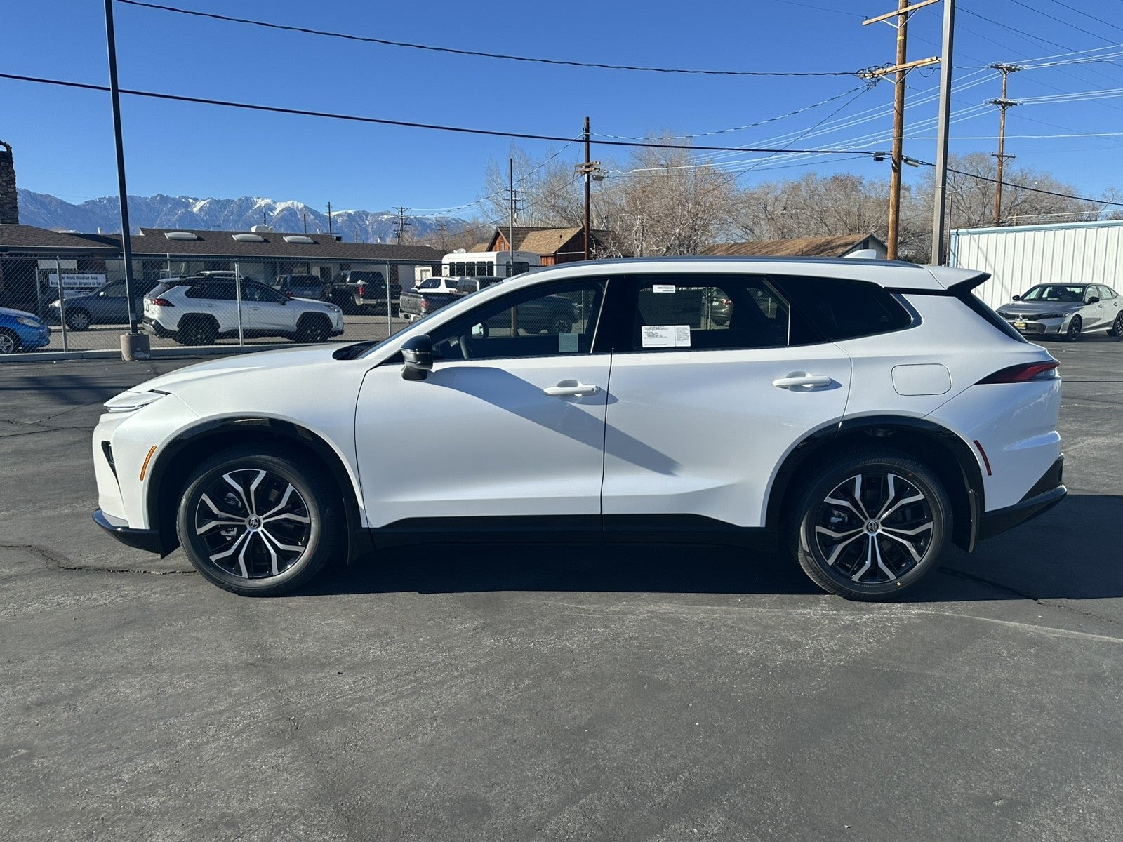 2025 Toyota Toyota Crown Signia XLE