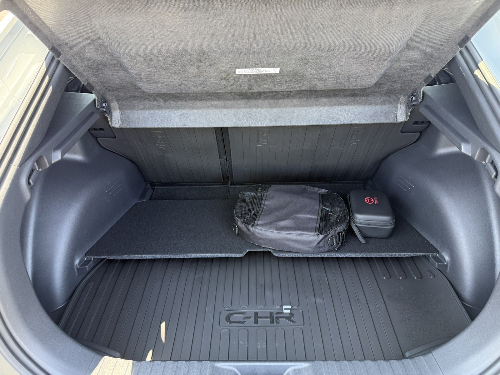 2026 Toyota C-HR SE