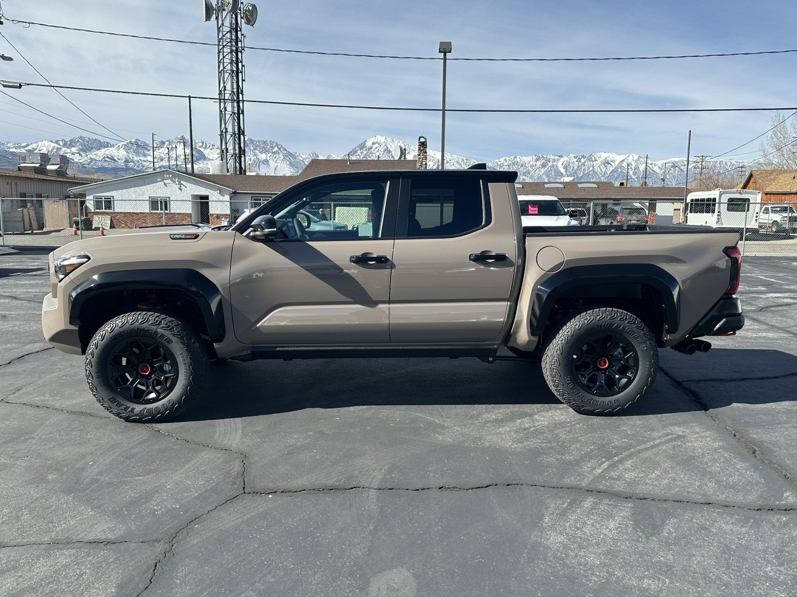 2025 Toyota Tacoma TRD Pro - Photo 8