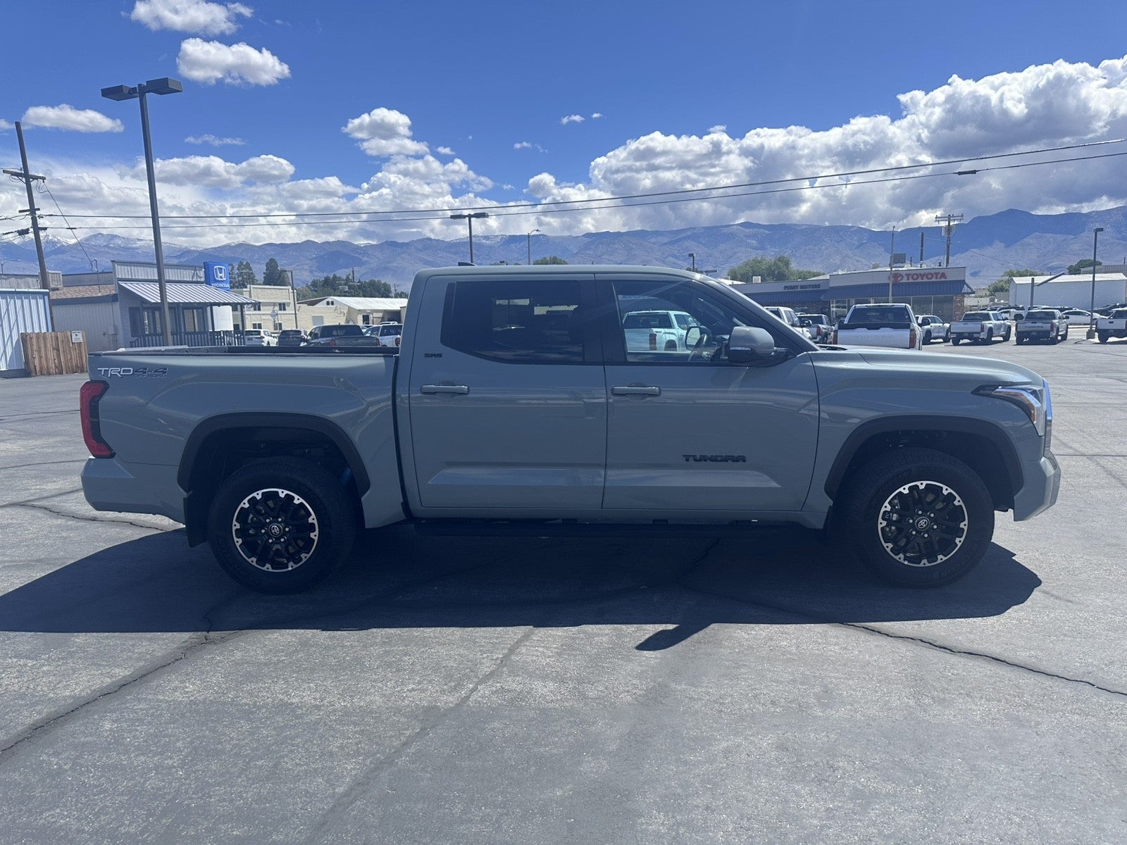 2025 Toyota Tundra 4WD SR5