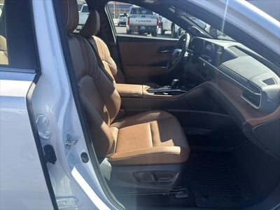 2025 Toyota Crown Signia Limited